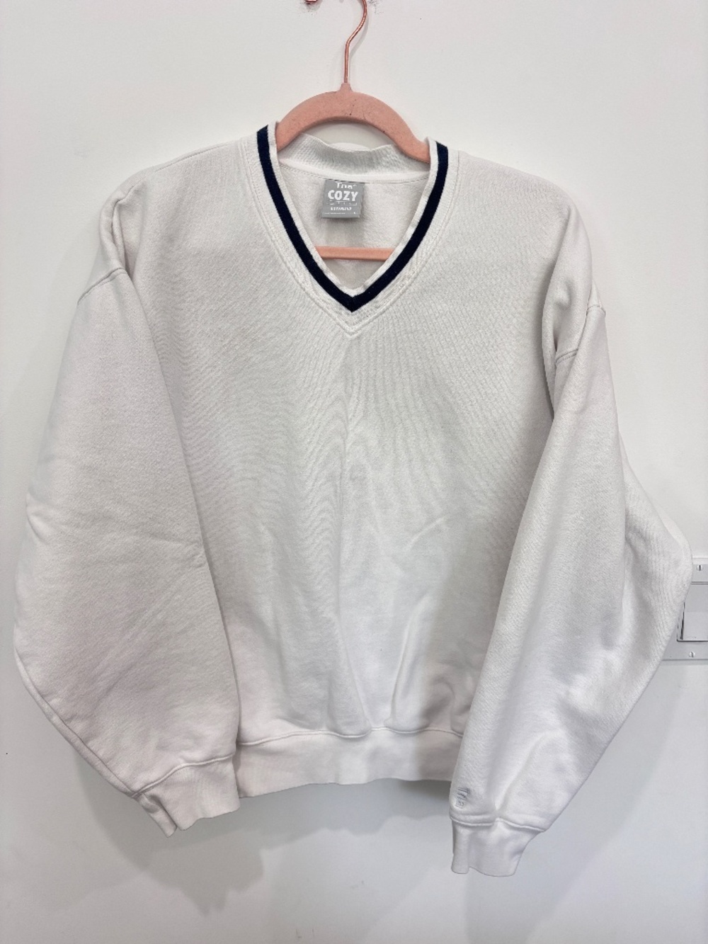 Aritzia TNA Cozy Fleece V-Neck Boyfriend Sweatshirt Contrast Trim Large